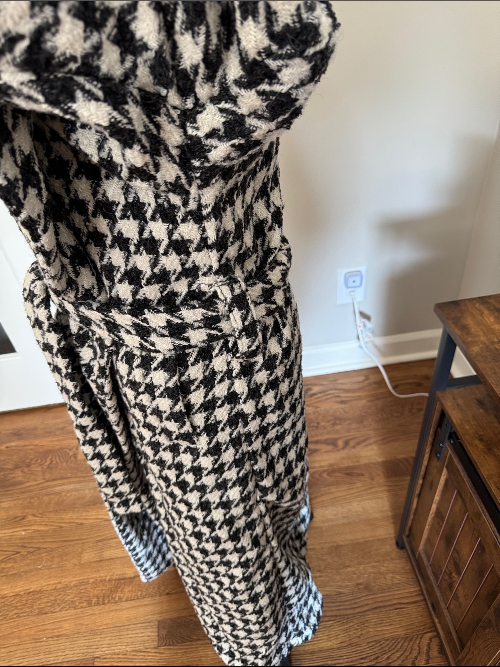 L'Academie Black and White Houndstooth Wrap Coat - Picture 5 of 8